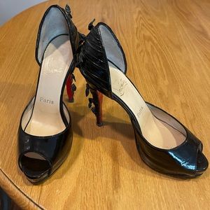 Christian Louboutin Black Patent Peep-Toe Heels with bow details on heel - 36.5